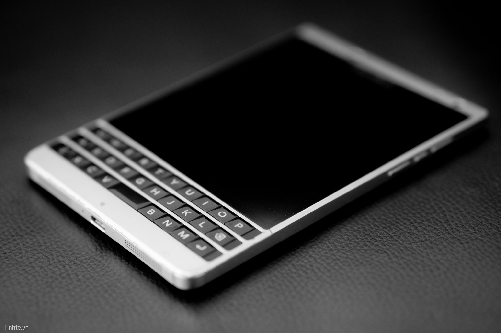 Đánh giá BlackBerry Passport Silver Edition sau gần 7 năm