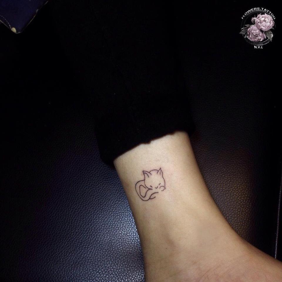 Check out the most amazing moon tattoo mini tattoo designs of 2024