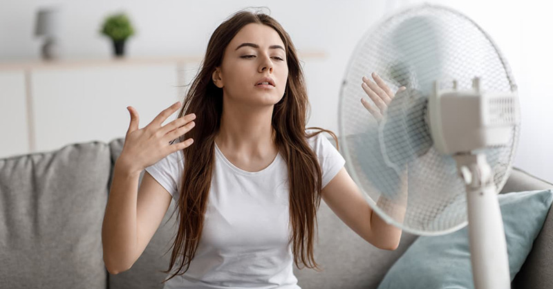 Có nên sử dụng quạt điện chỉa thẳng vào cơ thể không?