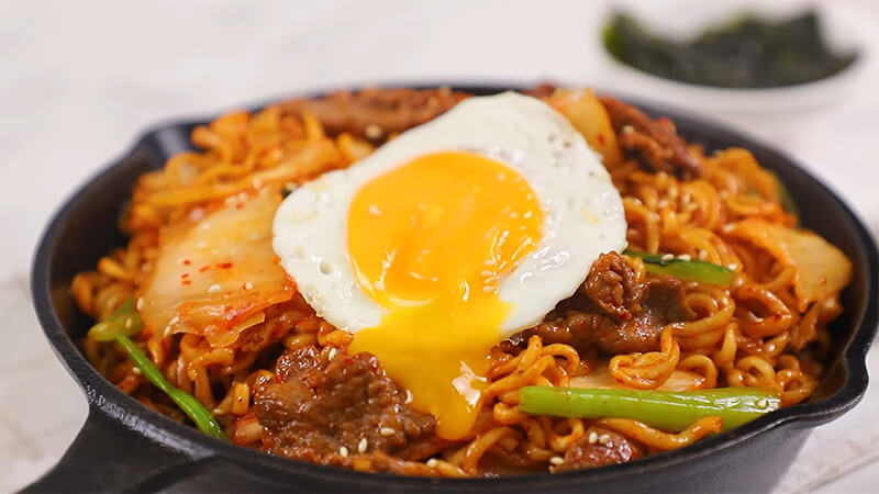 Tổng hợp 13 cách làm mì xào ngon, đơn giản, ai cũng có thể thực hiện