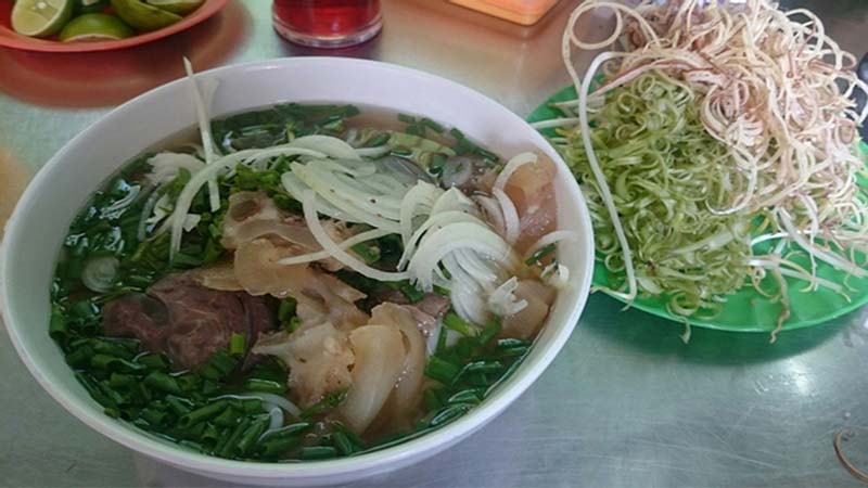 Top 10 quán bún bò thơm ngon không thể bỏ qua ở quận 10