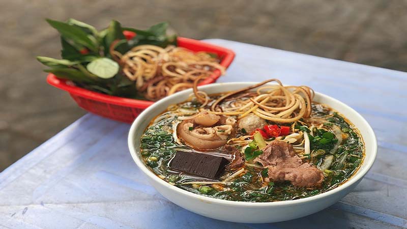 Top 10 quán bún bò thơm ngon không thể bỏ qua ở quận 10