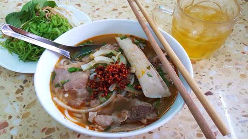 Top 10 quán bún bò thơm ngon không thể bỏ qua ở quận 10