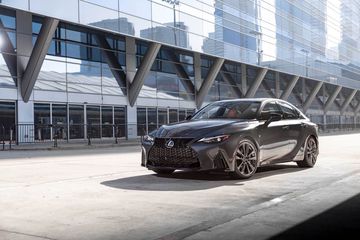 
Lexus IS 300 F SPORT 2022
