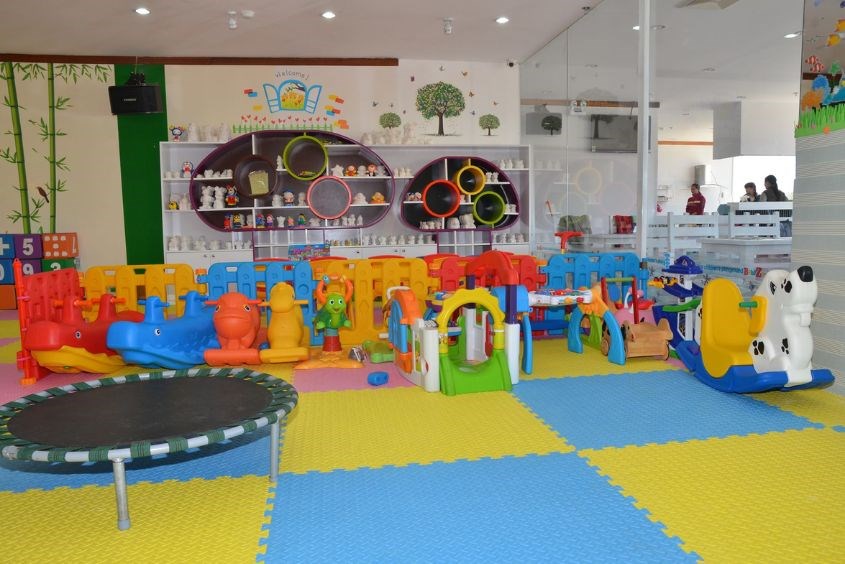 Đồ chơi tại Quán cà phê Baby Zone rất đa dạng