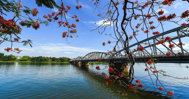 Miêu Tả Sông Hương: Khám Phá Vẻ Đẹp và Ý Nghĩa Văn Hóa, Lịch Sử