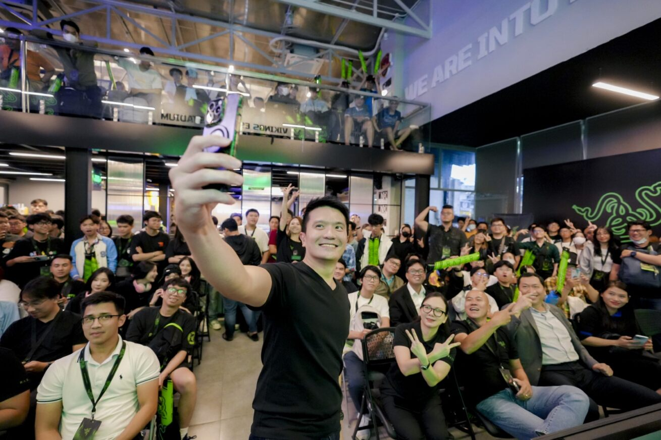 Đội Esports Razer tăng cường hợp tác với Team Flash Việt Nam Anh-mo-ta