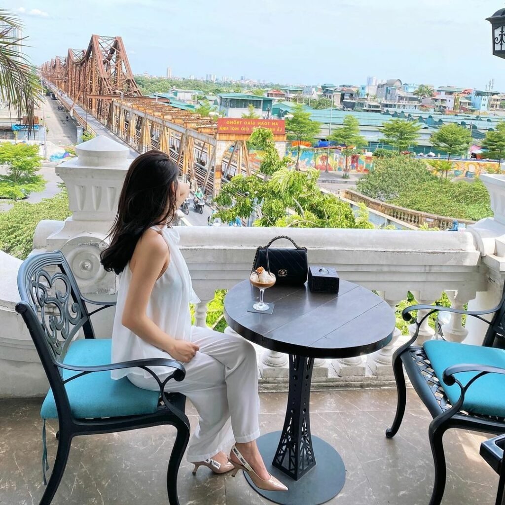 Ảnh ngồi uống cafe ở những nơi đẹp