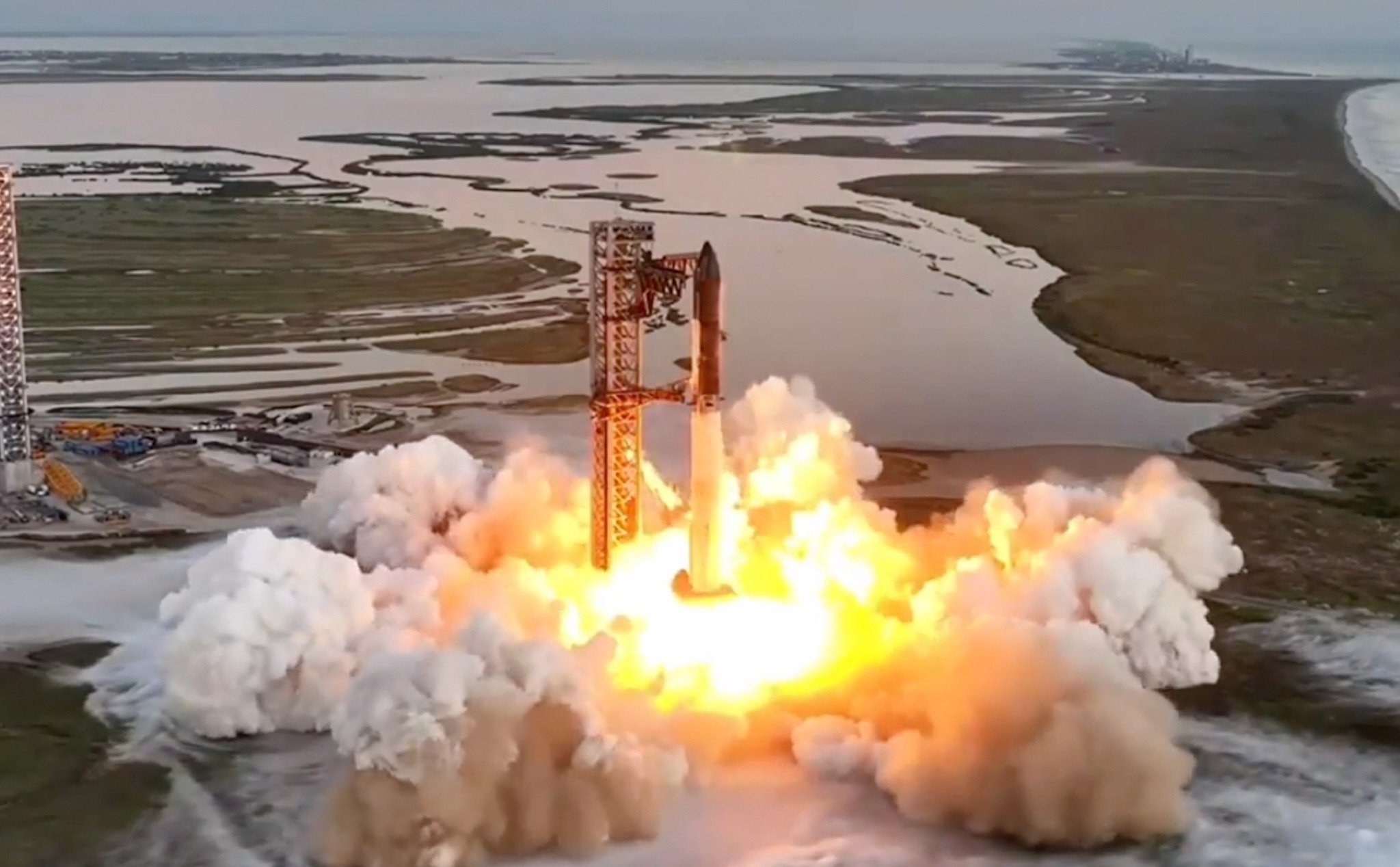 Siêu tên lửa Starship đã thực hiện phóng thử lần thứ 5: hạ cánh chính ...