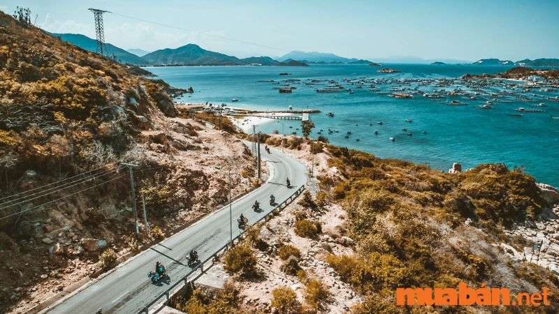 Cung đường quanh vịnh Vĩnh Hy
