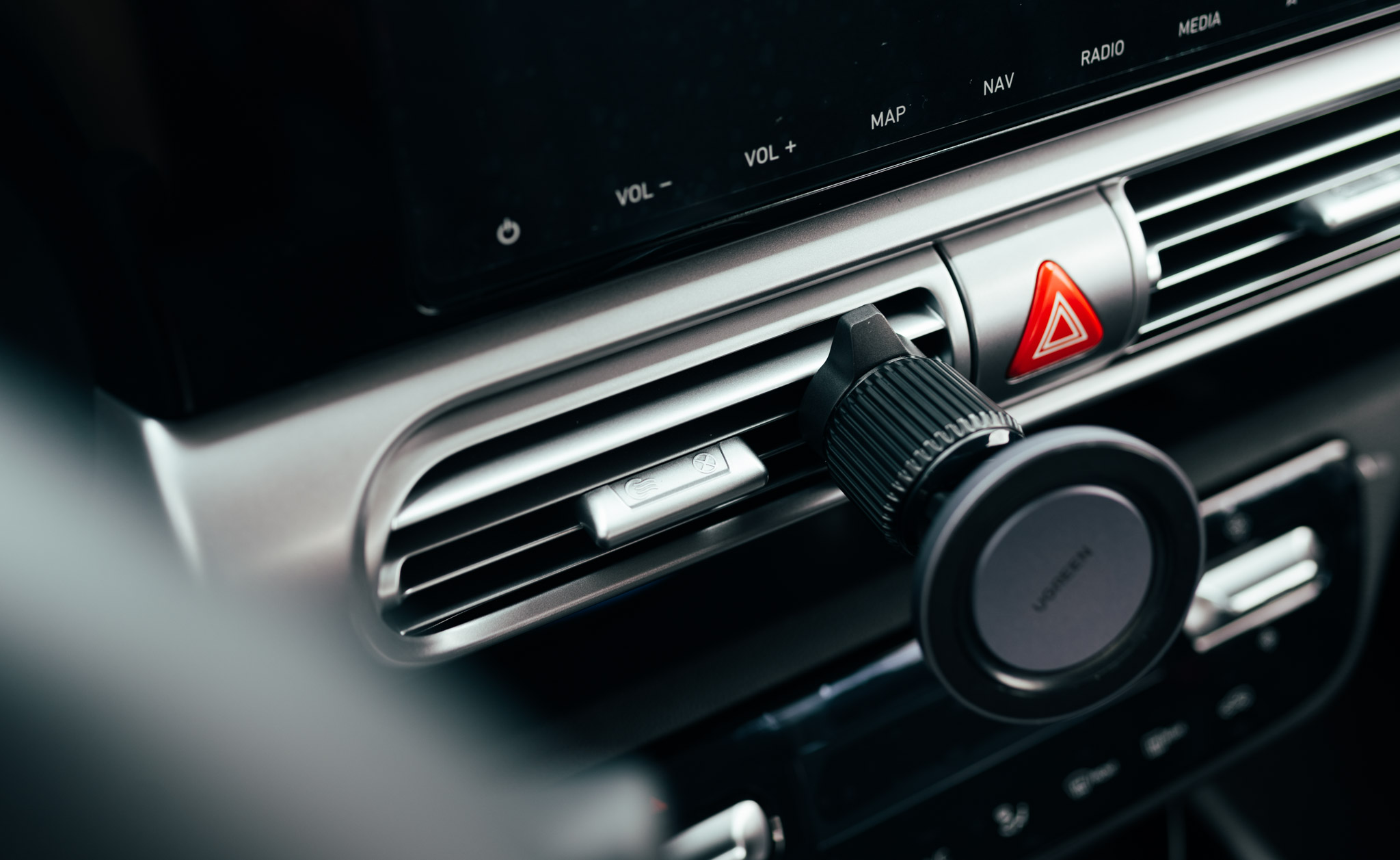 Giới thiệu về giá đỡ điện thoại ô tô Ugreen