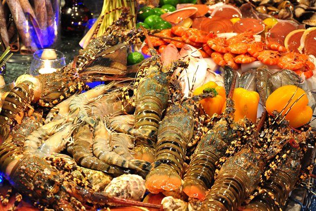 Top 8 Best Seafood Buffet Spots In Ha Long - Mytour.vn