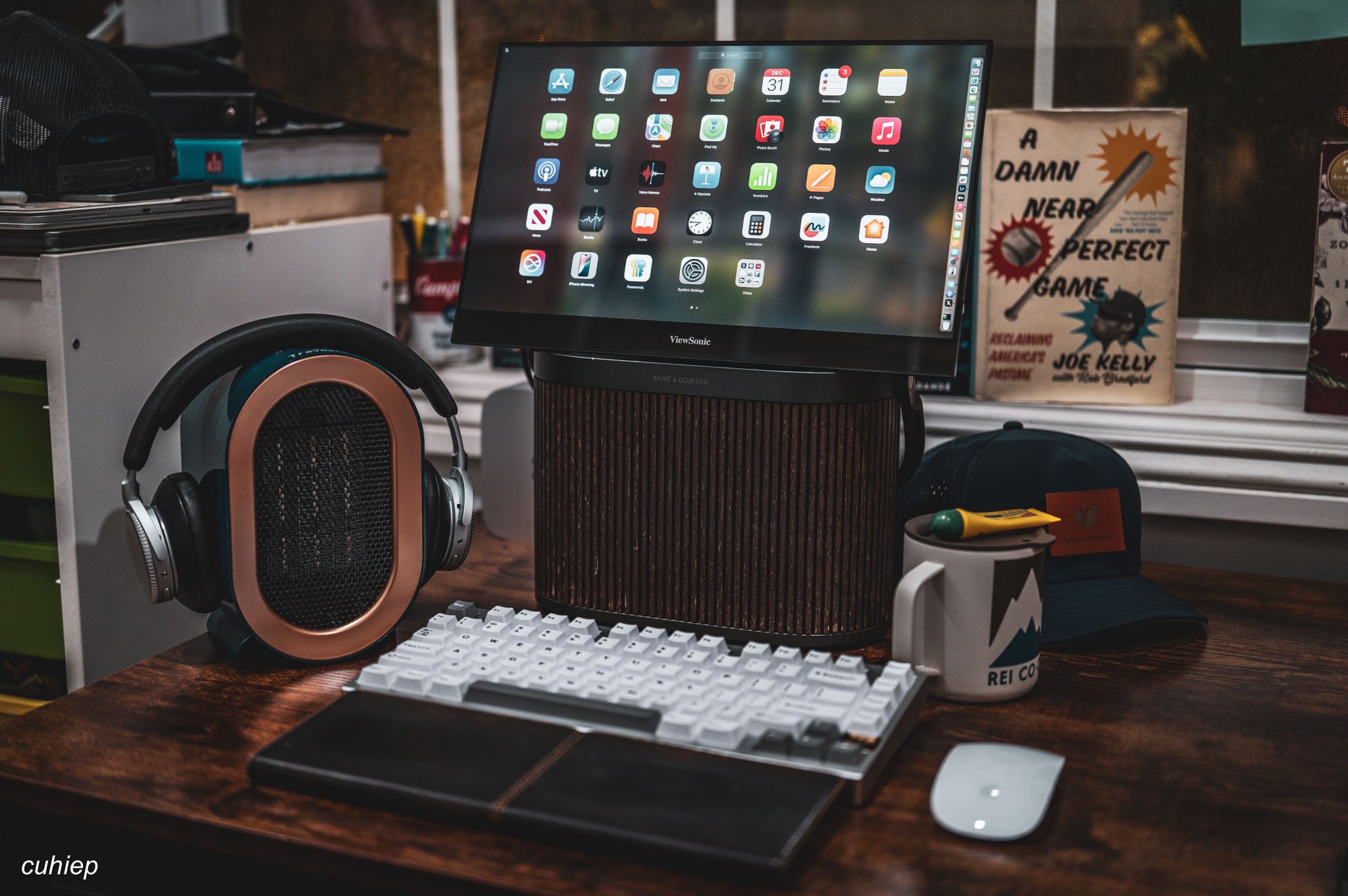 CES 2025: Setup bàn làm việc với Mac mini M4 Pro, màn hình di động, ổ ...