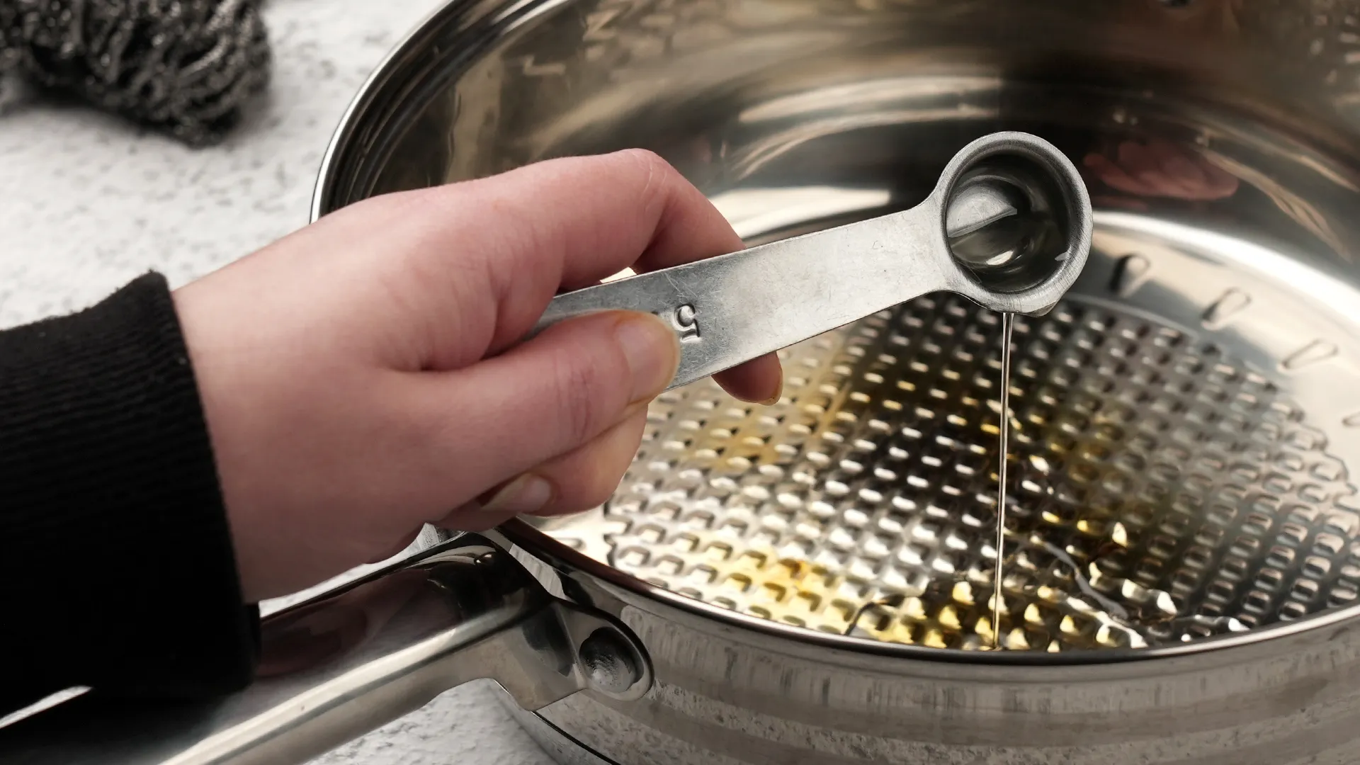How to Season an Inox Pan for Non-Stick Cooking