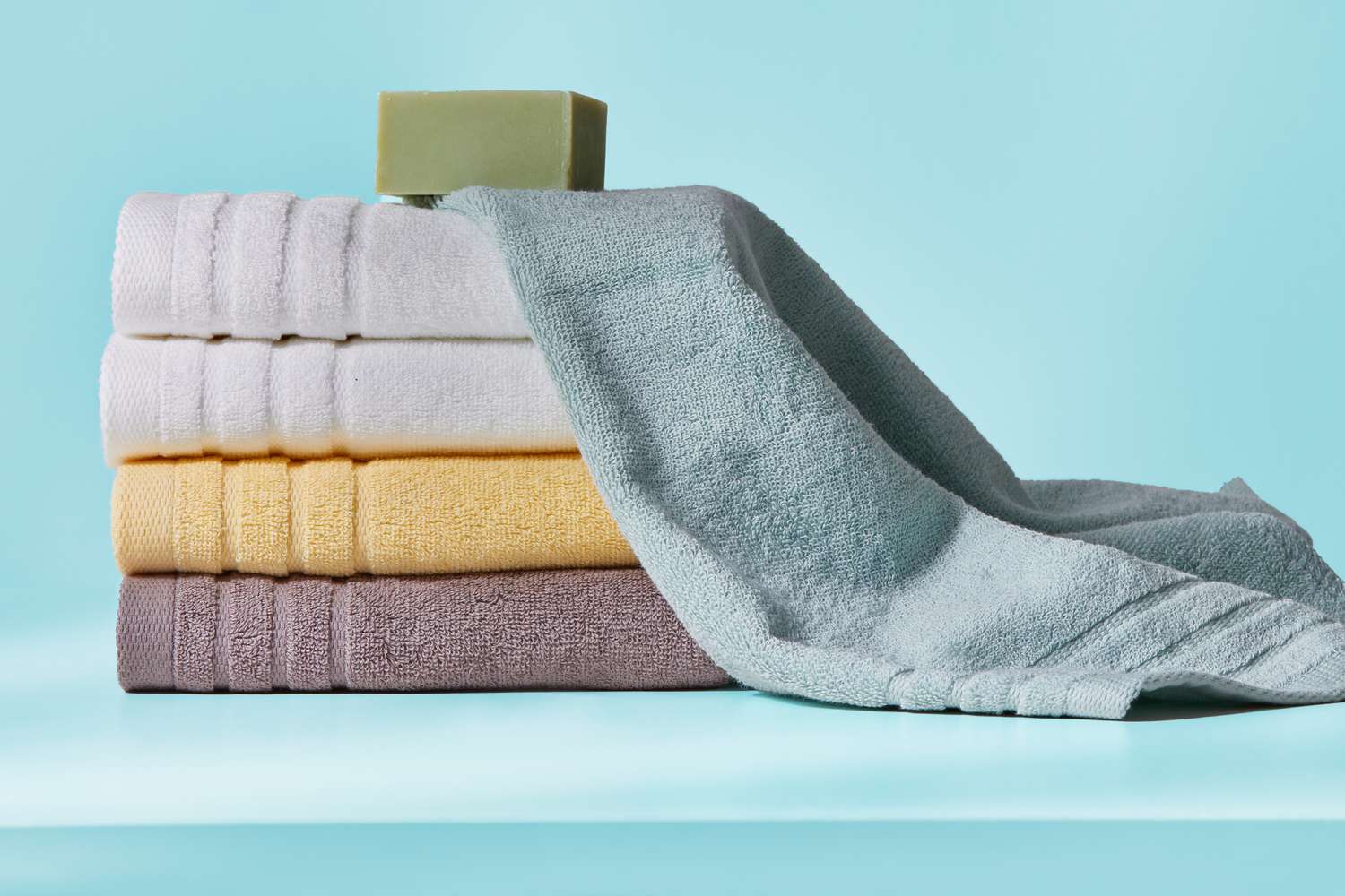 Discover How Often You Really Need to Replace Your Bath Towel