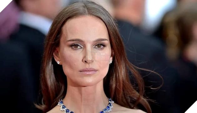 Natalie Portman đã có những chia sẻ sâu sắc về những khó khăn mà cô từng trải qua khi còn là một nữ diễn viên nhí. Hãy cùng nhìn lại hành trình của cô ấy!
