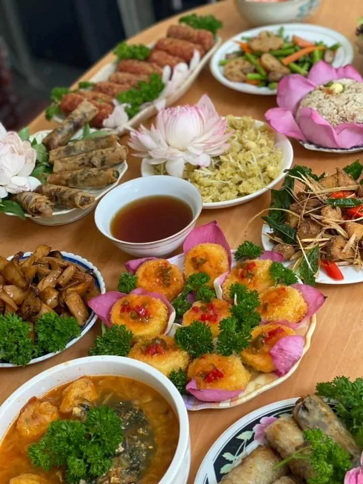 So sánh Vô Ưu Chay Đội Cấn với các nhà hàng chay khác ở Ba Đình, Hà Nội