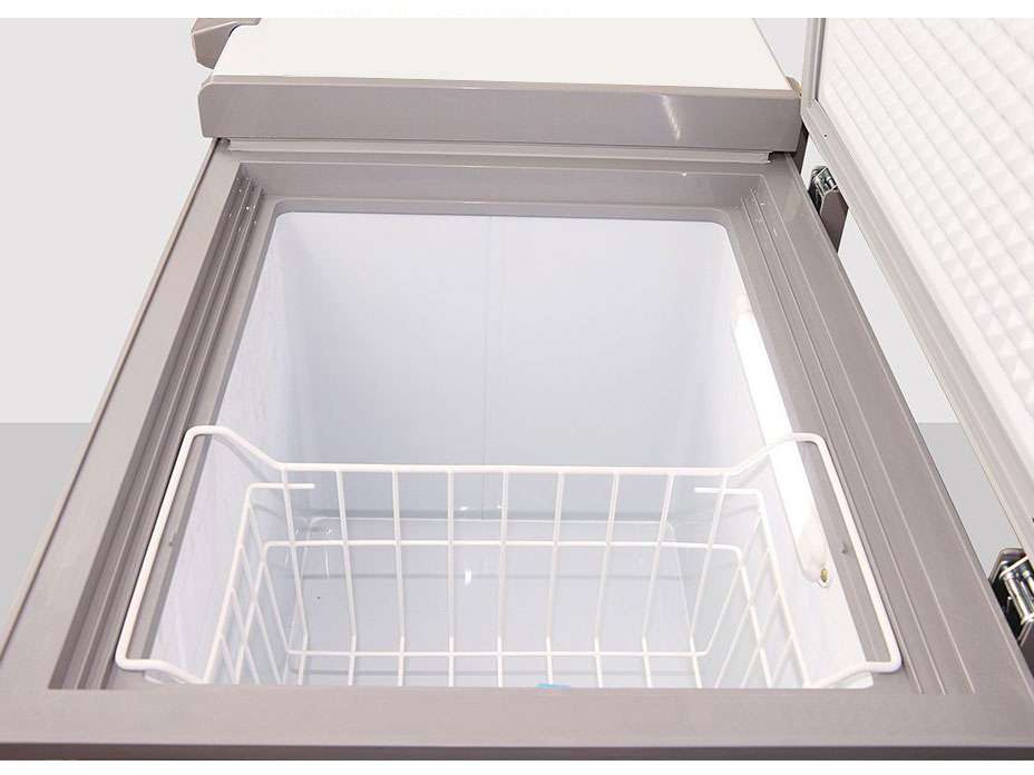 Lòng tủ rộng rãi