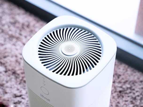 Khay chứa tinh dầu trên nắp máy lọc không khí Levoit LV-H128
