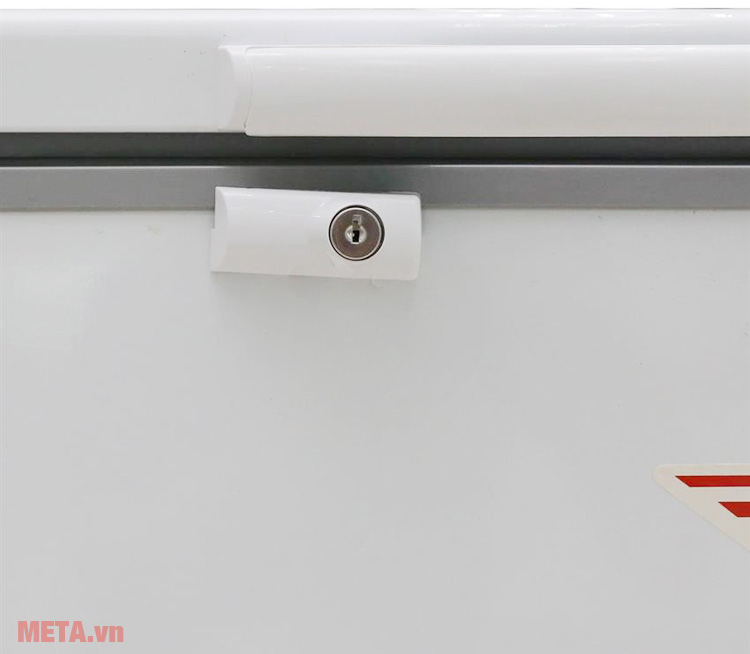 Tủ đông Alaska BCD-3568N có khóa an toàn