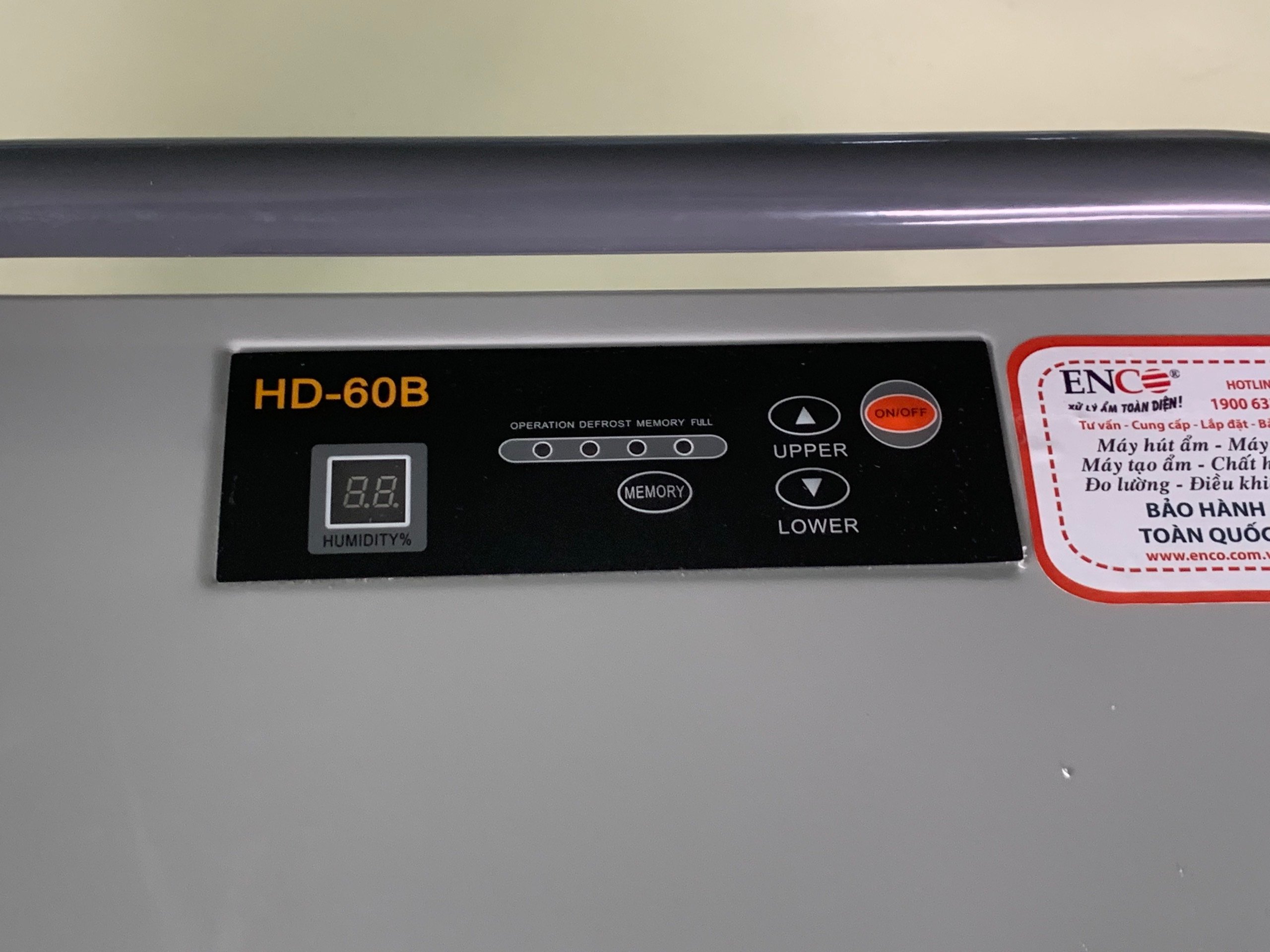 Bảng điều khiển của máy hút ẩm Harison HD-60B