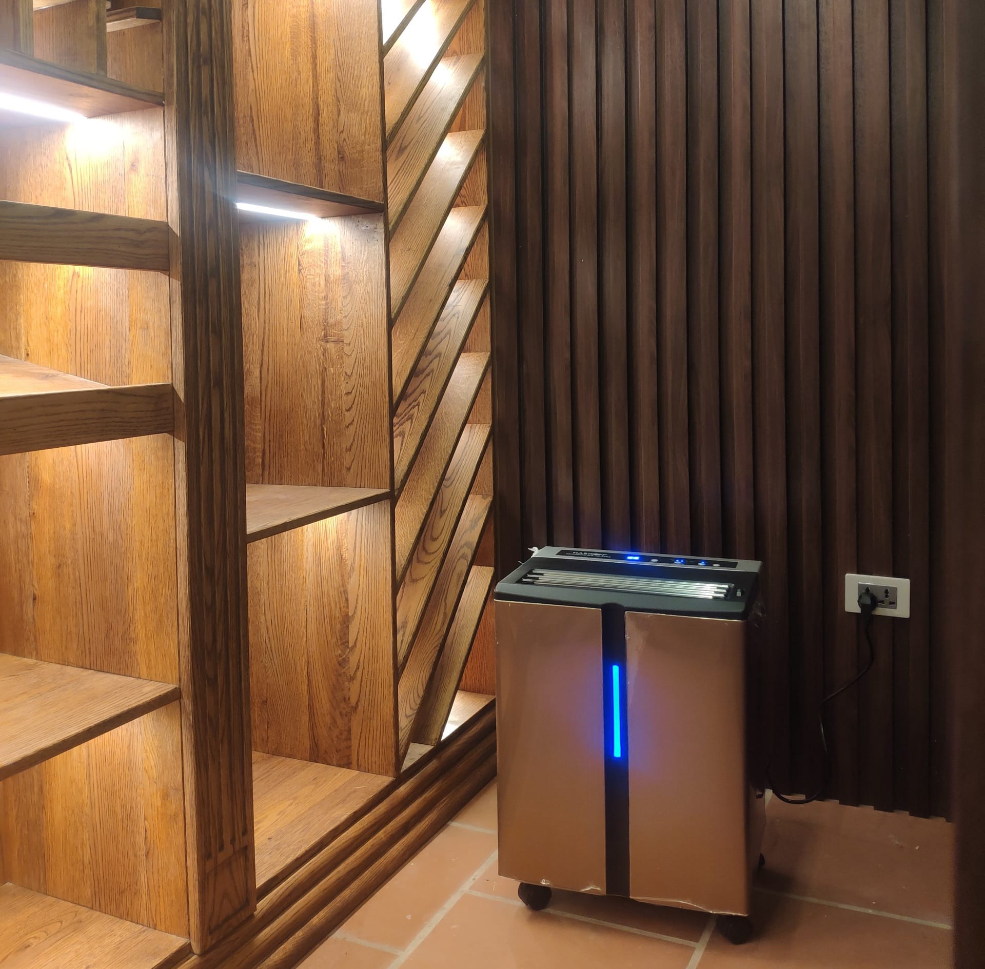 Harison HD-45BE có công suất hút ẩm cao, điều chỉnh độ ẩm linh hoạt