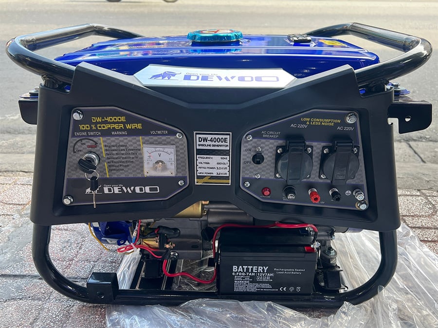 Ảnh thực tế của máy phát điện Dewoo DW-4000E