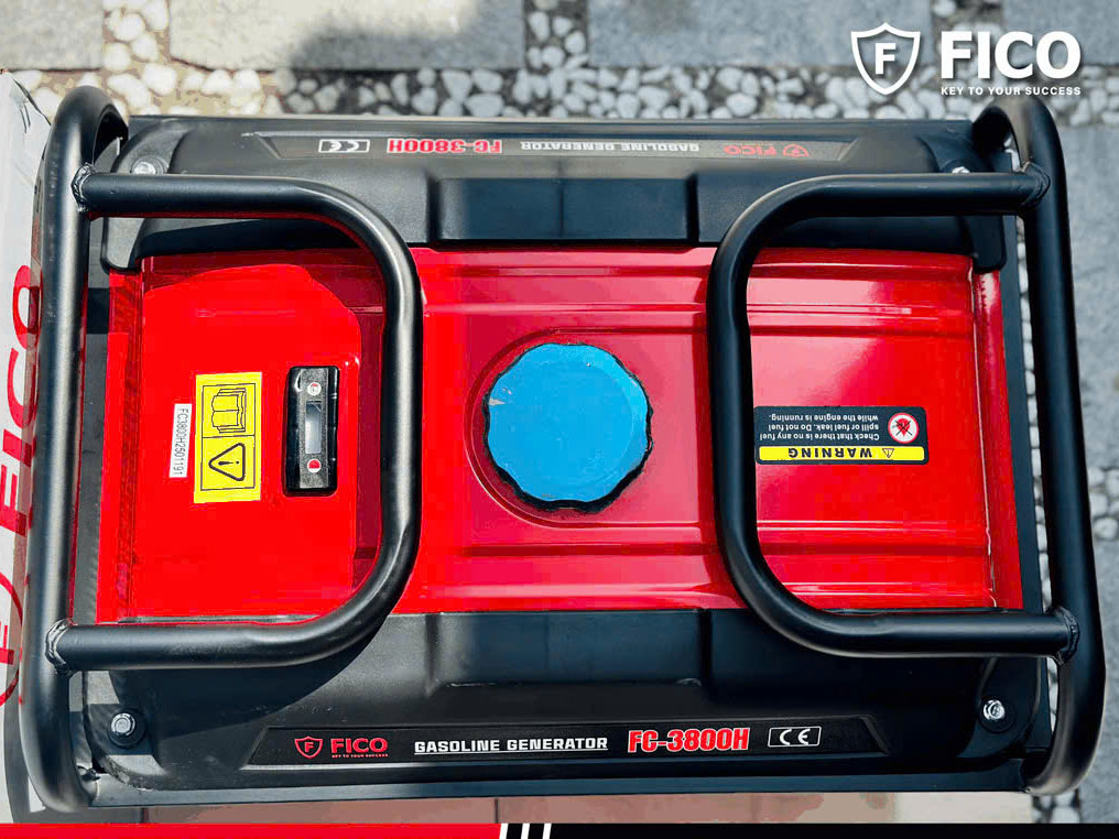 FC-3800H có bình chứa 15 lít