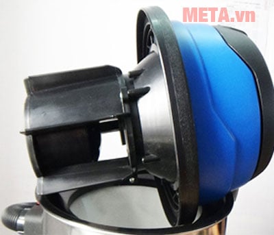 Nắp máy có thể tháo rời dễ dàng để bạn đổ bụi