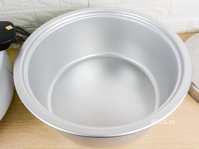 Lòng nồi làm từ nhôm đúc dày dặn