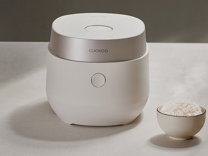 Nồi cơm điện Cuckoo CR0685GW hoạt động mạnh mẽ