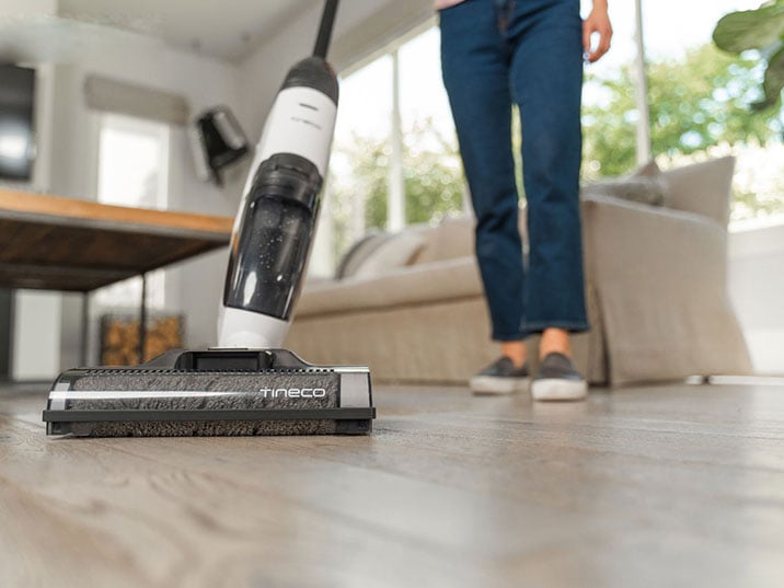 Máy hút bụi lau sàn Tineco iFloor 2 Max có chế độ Spot