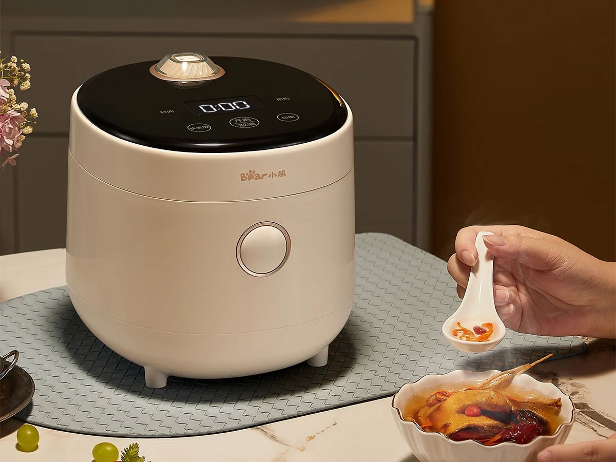 nồi cơm điện Bear DFB-C16K1 có mẫu mã sang trọng