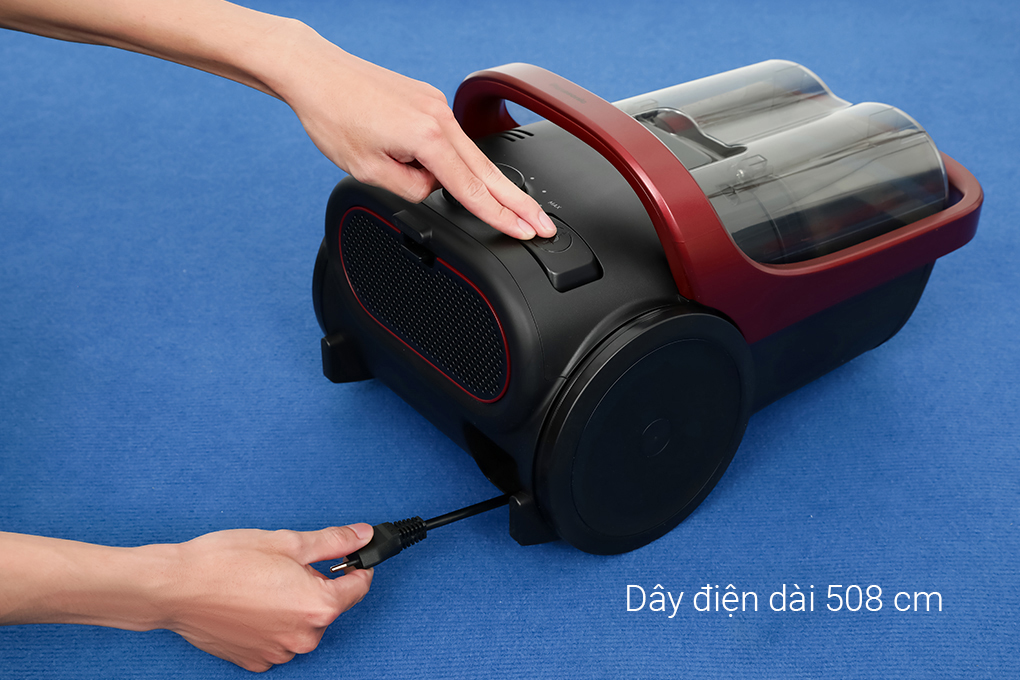 Panasonic MC-CL607RN49 có nút thu dây điện tiện lợi