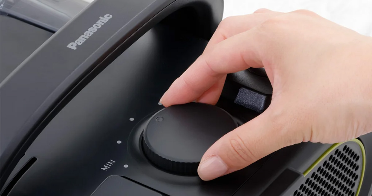 Máy hút bụi không túi Panasonic MC-CL605KN49 có thể chỉnh được công suất