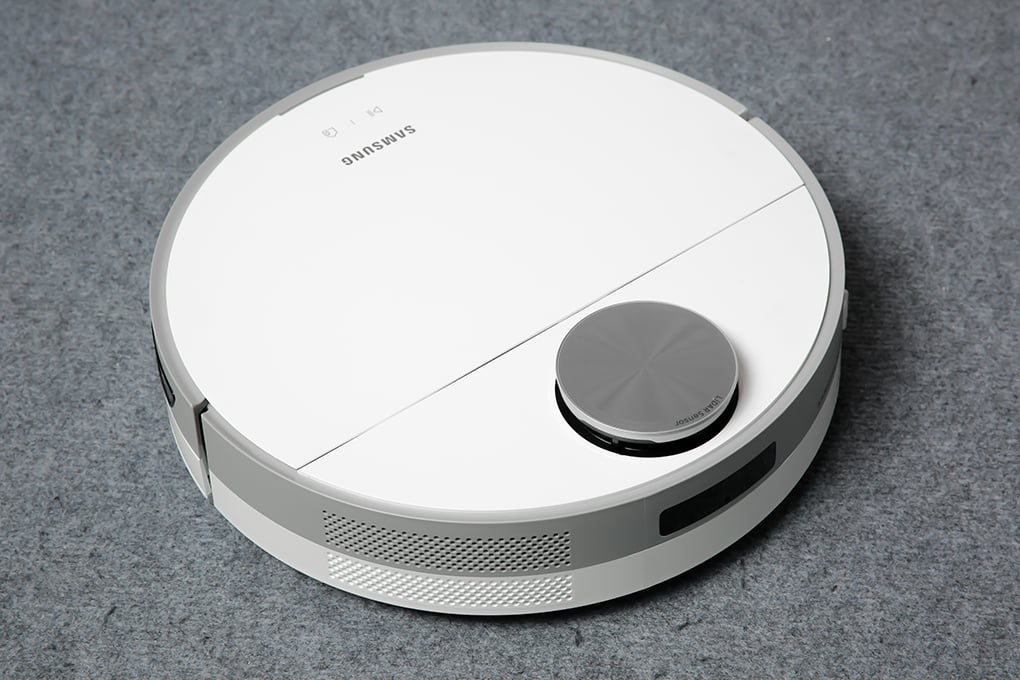Robot hút bụi Samsung VR30T85513W/SV sử dụng loại pin sạc Lithium-ion