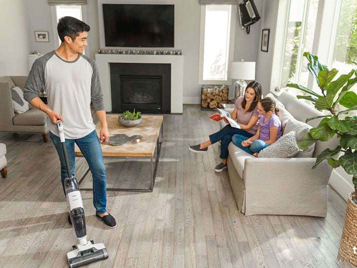 Máy hút bụi lau sàn Tineco iFloor 2 Max có 2 bình chứa nước sạch và bẩn