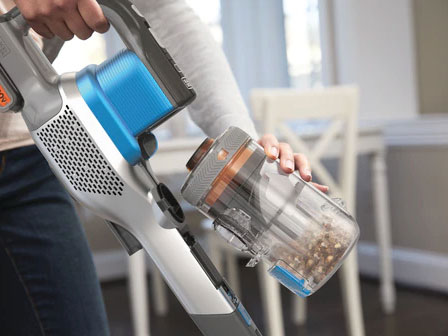 Thao tác tháo hộc đựng bụi đơn giản