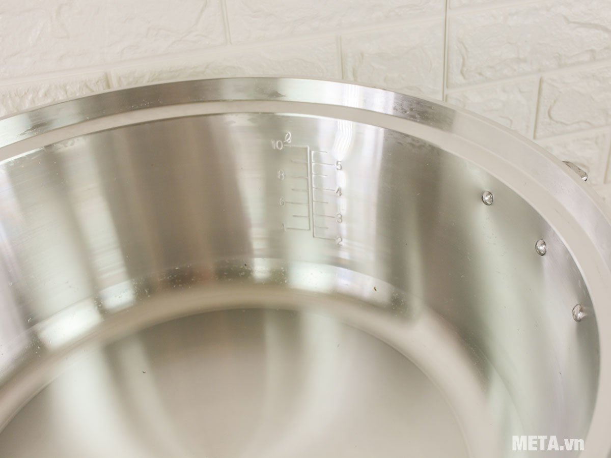 Lòng nồi có vạch chia dung tích