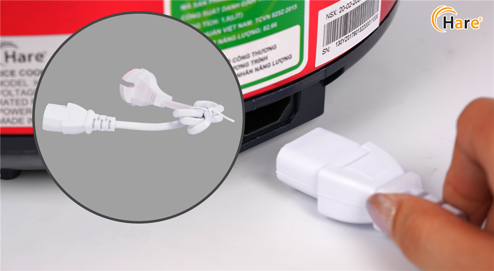 HR-RC1808 có dây điện tháo rời