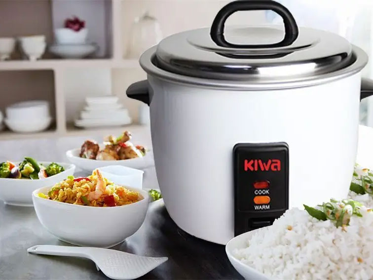 Nồi cơm điện có nút gạt