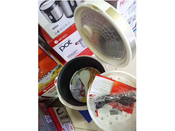 Nắp thiết kế liền vào thân nồi