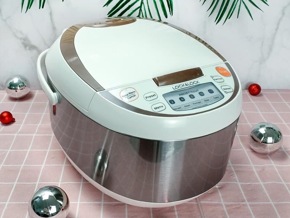 Lock&Lock EJR351BRW có bảng điều khiển điện tử