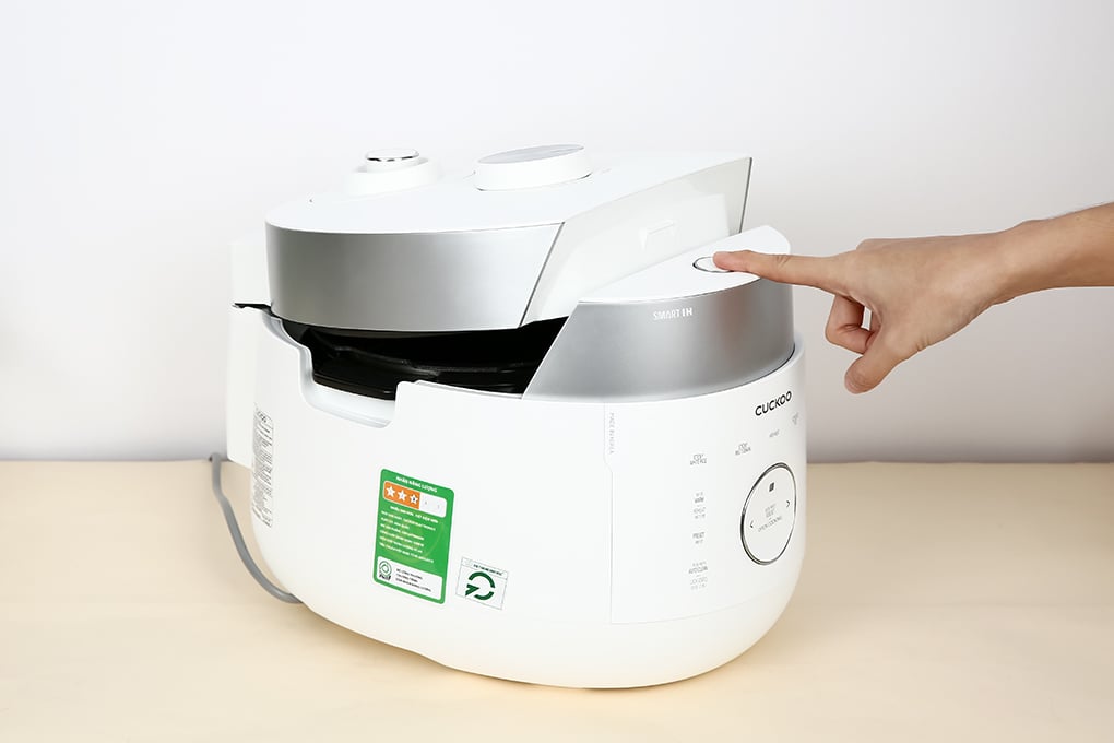 Nồi cơm điện nấu đủ cơm cho 2 - 4 người ăn