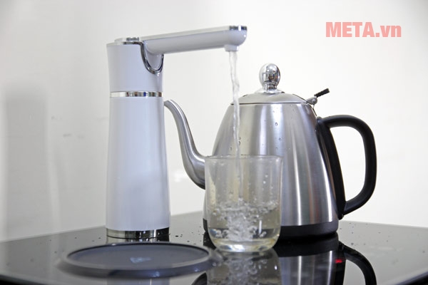 Cây nước nóng lạnh FujiE WD3000C có đế giữ ấm