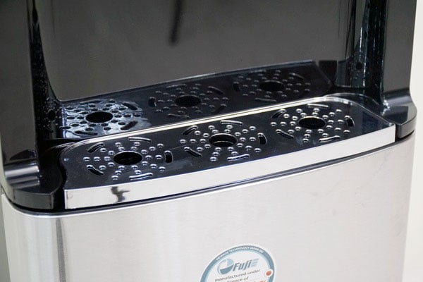 Máy lọc nước FujiE WD7500C có khay đựng nước thừa