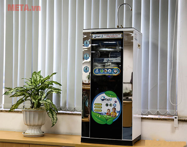 Tủ cường lực có tác dụng bảo vệ tốt các lõi lọc và tăng độ thẩm mỹ