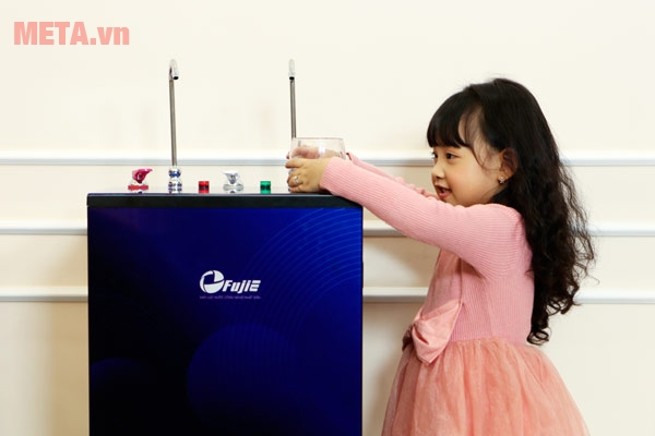 Tích hợp làm nước nóng lạnh bằng công nghệ chíp điện tử