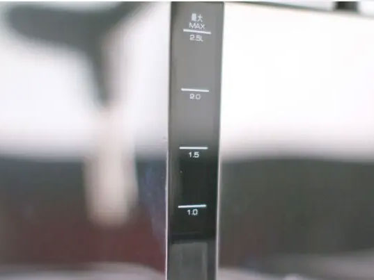 Thang hiển thị mực nước trong bình