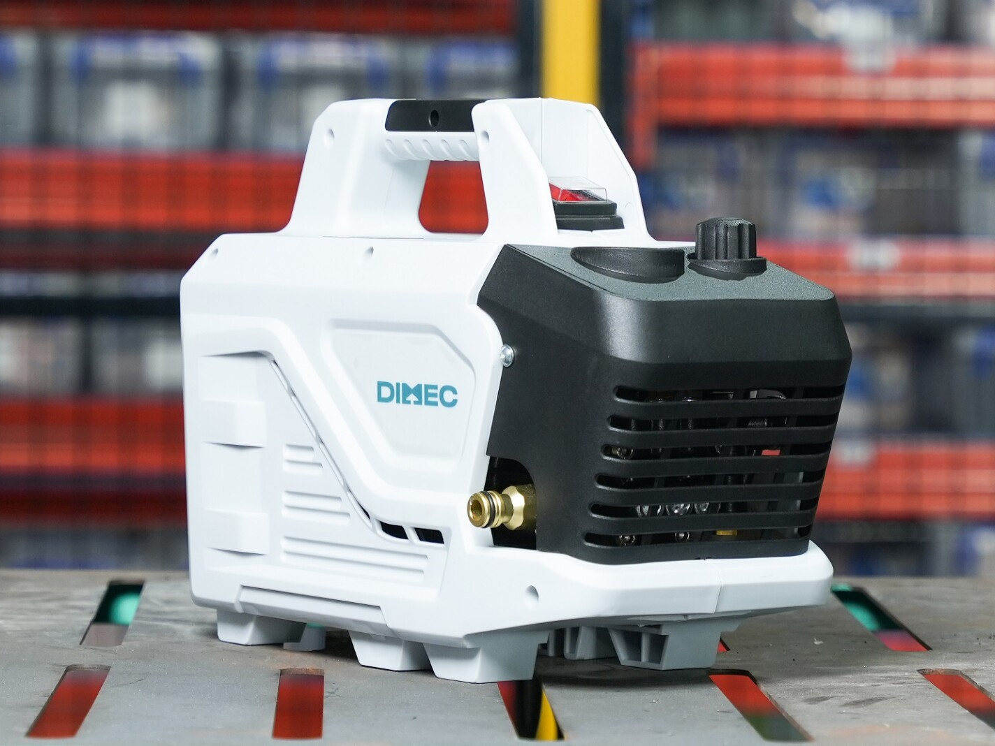 Dimec CW 1800 tự hút nước